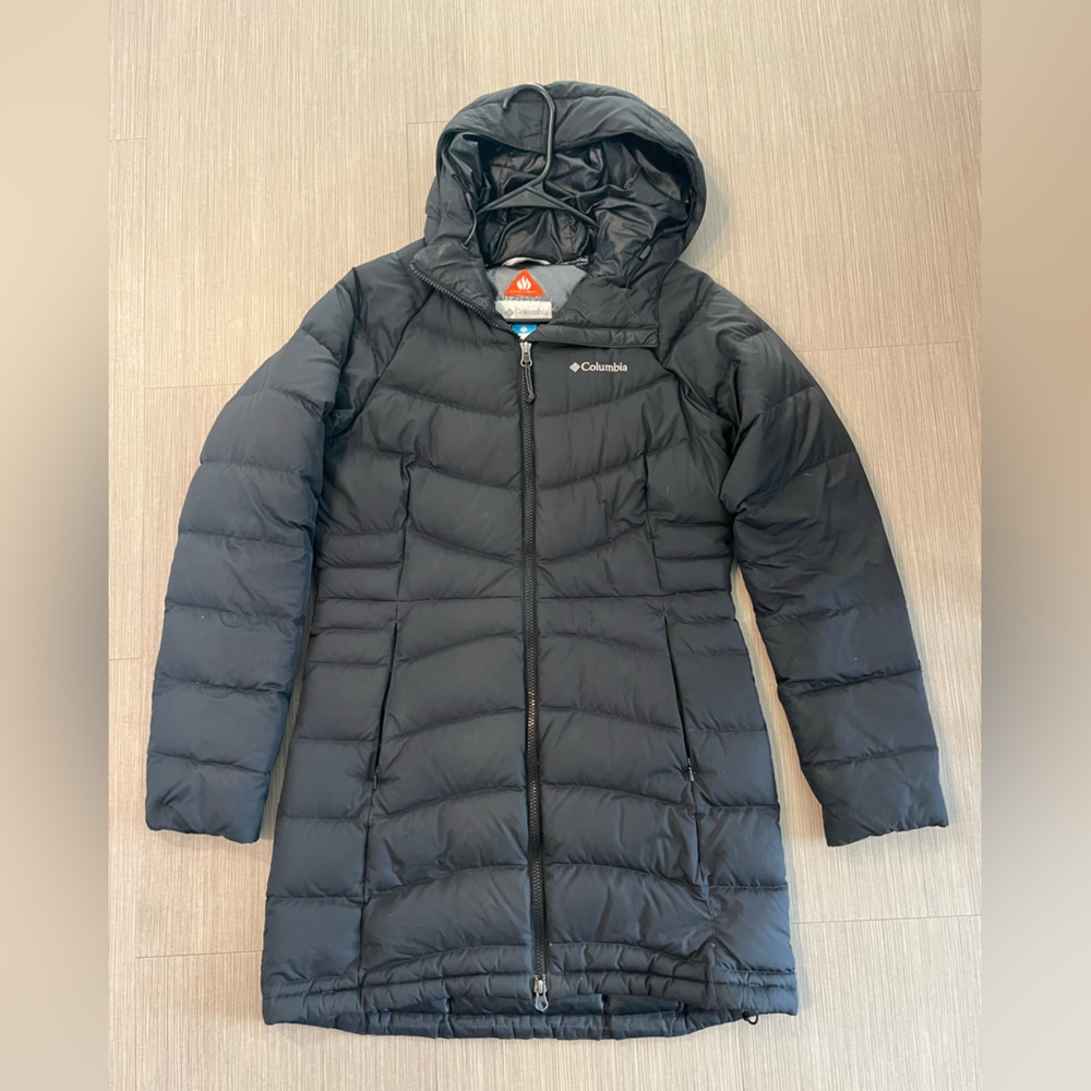 COLUMBIA WINTER JACKET SIZE SMALL